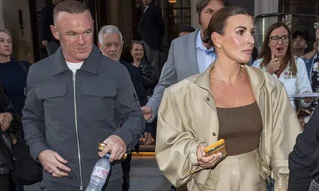 Coleen Rooney bateu o ano com ganhos de 2,4 milhões de libras. O peso do trabalho na TV e na moda mostra como o brilho …
