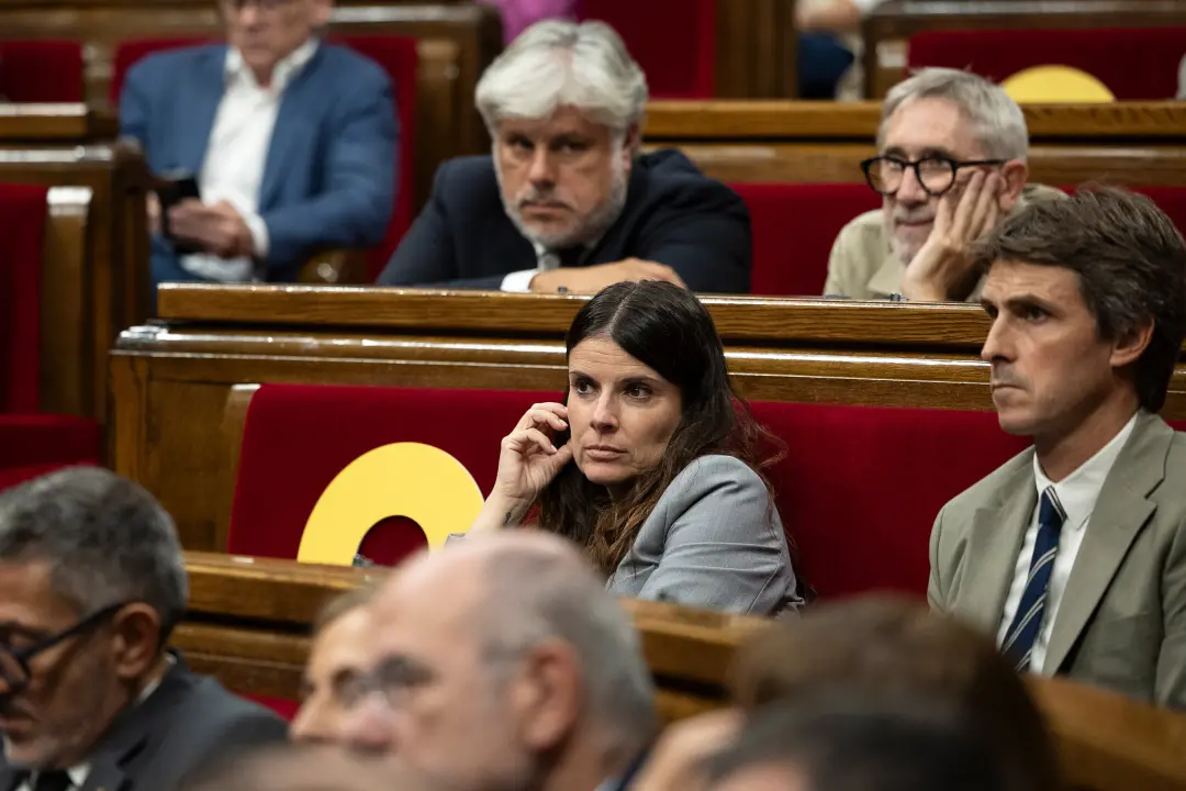 Junts elevou a oposição ao Parlament propondo reprovar Salvador Illa por desgobierno e incompetência. Essa medida força…
