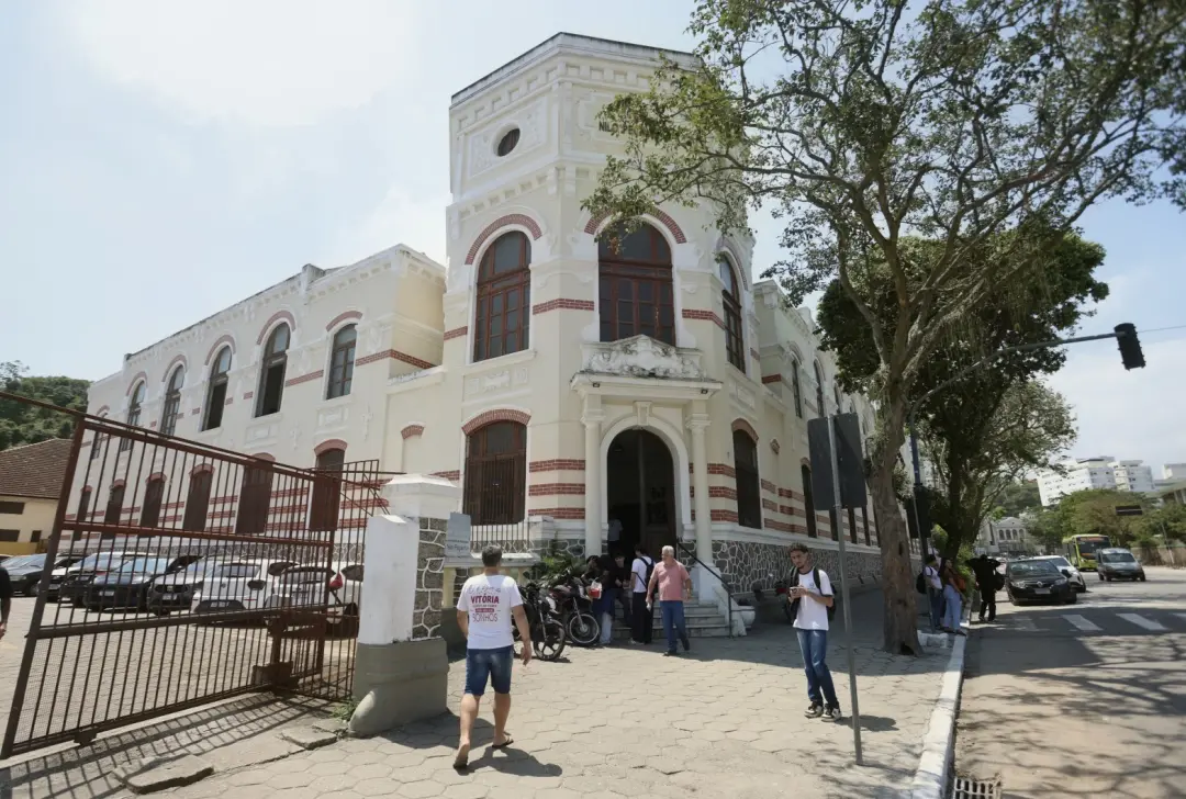 Coordenadorias de Educação concentraram a escolha de empreiteiras nas reformas de escolas do Rio, com diretores dizendo…