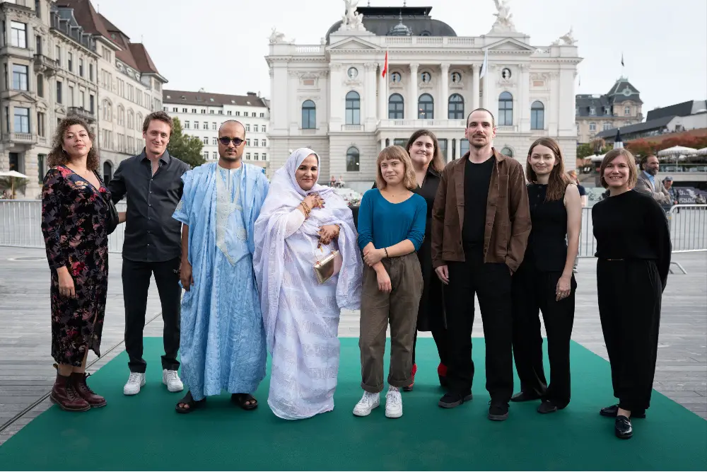 Greta Thunberg apareceu no Festival de Cinema de Zurique durante a exibição do documentário Minha Casa de Vento e Areia…