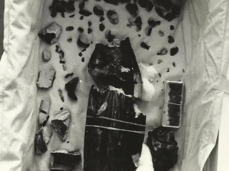 Ataque em 1978 em São Paulo destruiu a imagem de N. Senhora. É triste ver como um evento pode manchar a reputação de al…
