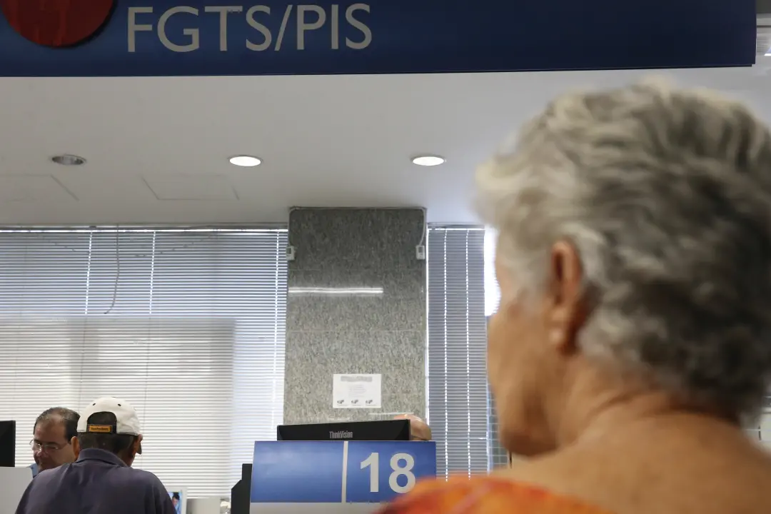 Prazo para pedir o ressarcimento do dinheiro esquecido do PIS Pasep termina nesta quarta. O valor médio disponível é de…