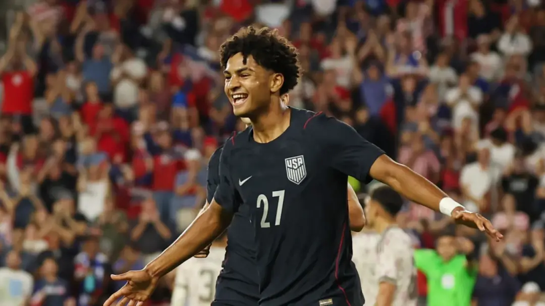 Mathis Albert, com 17 anos, virou o mais jovem artilheiro da USMNT ao marcar contra o Chile. Que marco histórico, ele s…