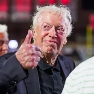 Fundador da Nike fez doação de 1 bilhão de dólares para uma universidade nos Estados Unidos. É um movimento grande que …