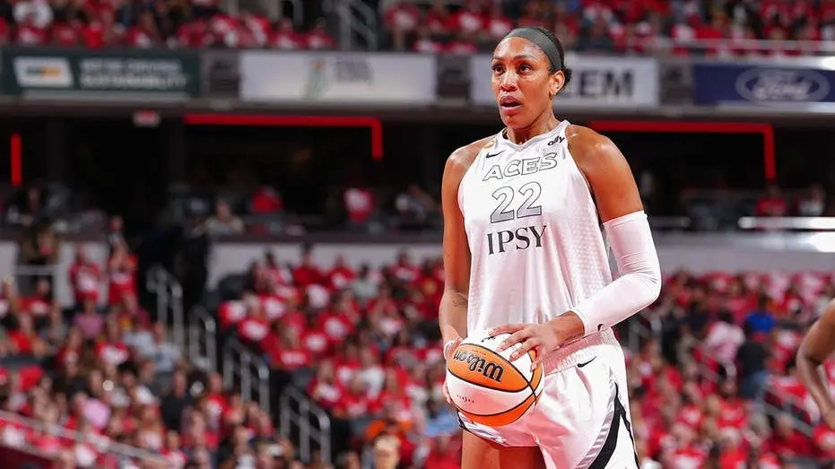 Aja Wilson levou falta técnica no Game Dois da série de playoff contra Indiana Fever depois de confrontar um torcedor n…
