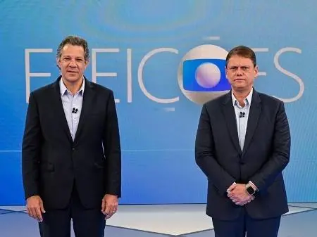 Tarcísio e Haddad trocaram farpas no debate final, mirando em heranças malditas. Essa troca mostra como a política muit…