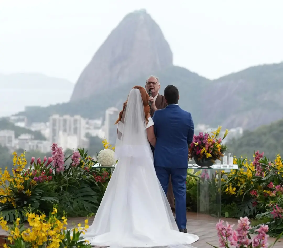Nathália Dantas e Fernando Sant’Anna casaram no Rio de Janeiro, com festa na Mansão Alvite para cerca de 250 convidados…