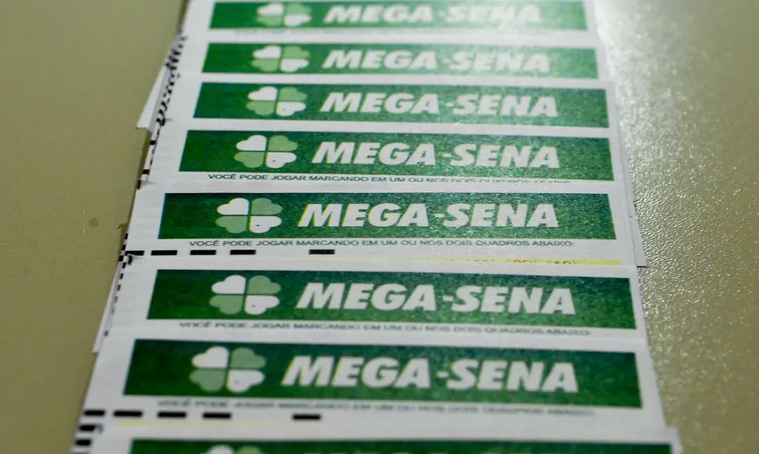 Sorteio da Mega-Sena 3064 deu 49 milhões no Espaço da Sorte em São Paulo. Apostar seis números custa 6 reais, mas a cha…