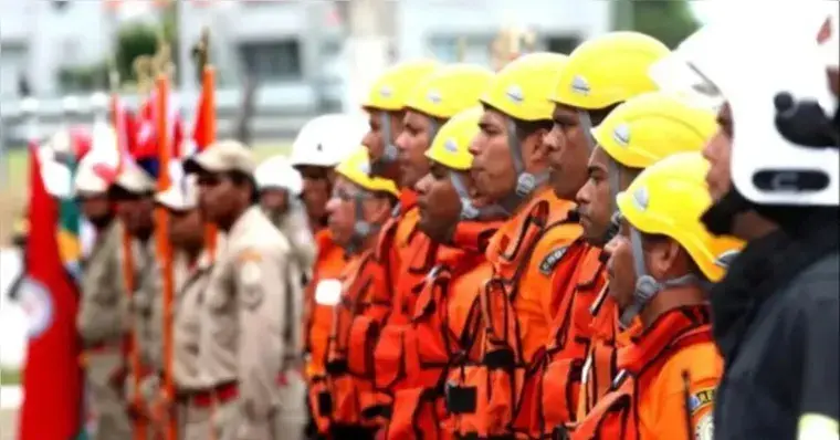 Rurópolis no Pará abriu processo seletivo para 10 brigadistas de incêndio, com salário de 1.621 mais periculosidade. É …