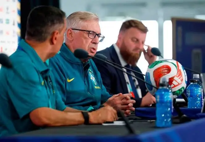 Vini Jr. marcou o quarto gol do Brasil contra a Austrália em Brisbane, numa decisão de Ancelotti sobre o pênalti. O téc…
