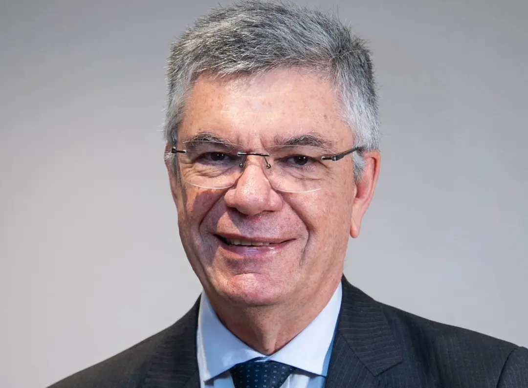 Marcelo Rech defendeu o jornalismo profissional contra a IA e a desinformação, falando que a imprensa mantém a ponte en…