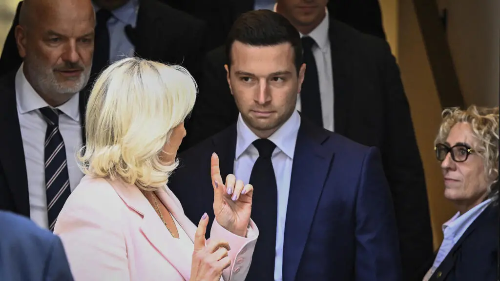 Marine Le Pen e a National Rally negam novas acusações de antissemitismo. Isso testa a tentativa dela de mostrar que o …