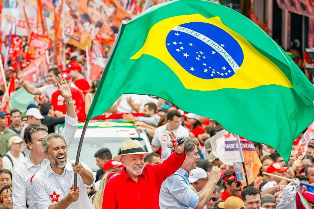 Fortaleza, CE: Lula falou em ato de campanha que Nossa Senhora Aparecida seria padroeira do Brasil enquanto ele for pre…