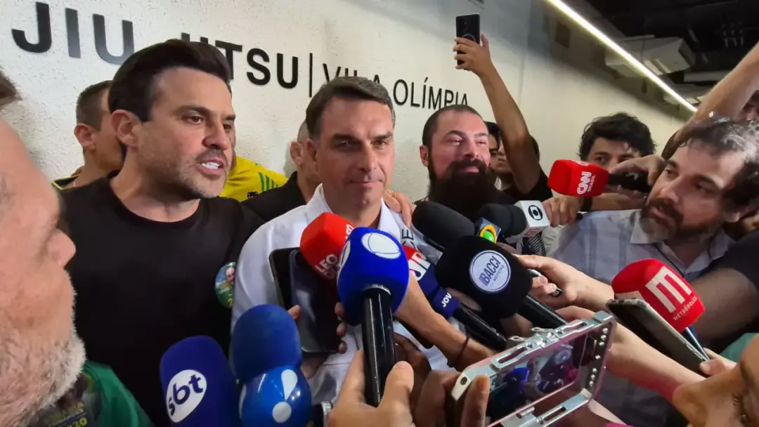 Pablo Marçal anunciou apoio a Flávio Bolsonaro durante encontro na capital paulista. Apoio prevê participação dele em p…