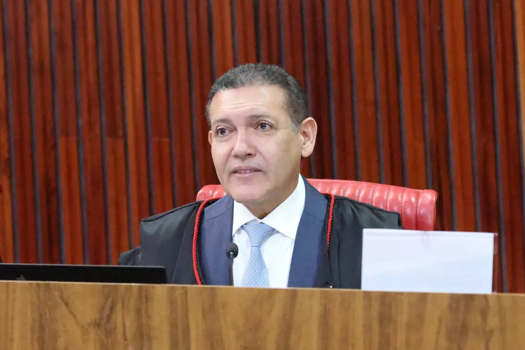 Kassio Nunes Marques marcou julgamento virtual do TSE para analisar a remoção de posts que associavam Flávio Bolsonaro …