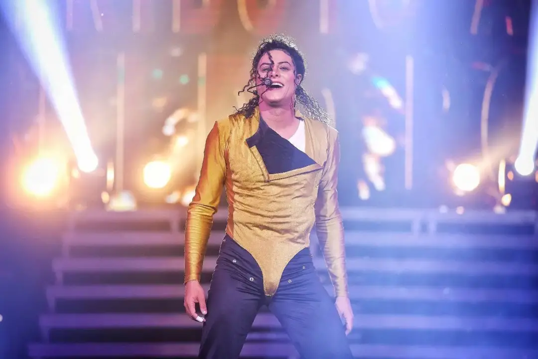Rodrigo Teaser volta a Goiânia no dia 17 de dezembro, com uma sessão extra no Teatro Rio Vermelho. O artista que interp…