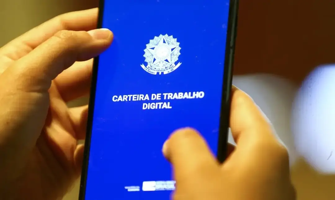 165.827 vagas criadas no mercado de trabalho formal em agosto, segundo o Caged. Apesar desse número acima da expectativ…