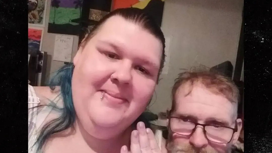 Sugar Bear, ex de Mama June, pediu casamento para Taylor durante uma Live no TikTok em Georgia. Parece que o amor deles…