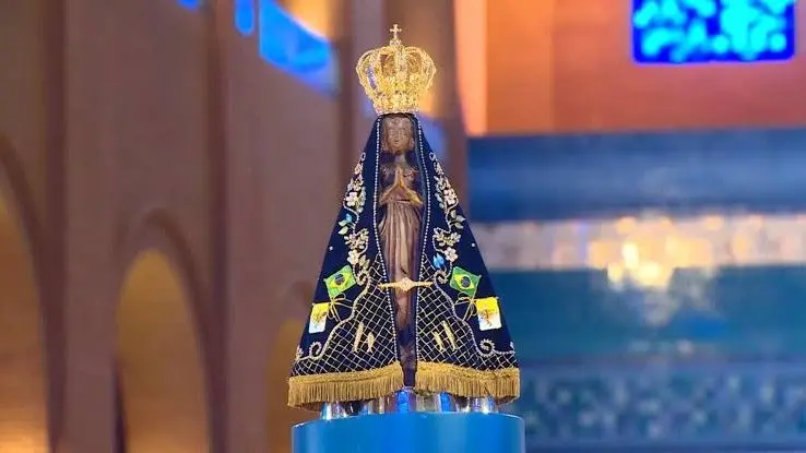 Lei nº 6.802 de 1980 declarou Nossa Senhora Aparecida padroeira do Brasil, tornando o dia 12 de outubro feriado naciona…