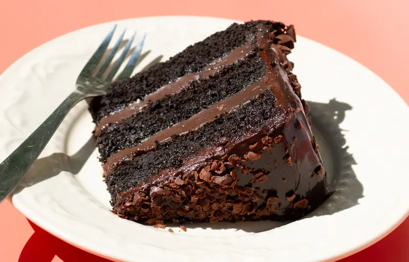Que Doce! levou Chocolatudo e Frescor de Morango para a Bicho Pão na Zona Sul. Gosto muito de bolos fartos, e essas rec…