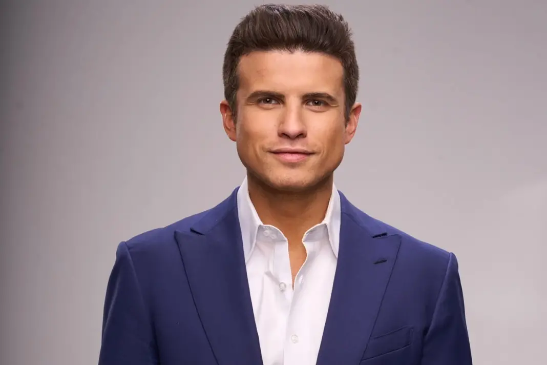 André Marinho do Novo tá garantido no debate da Globo pelo Rio, decisão do TSE determinou a inclusão dele. Acho que é i…