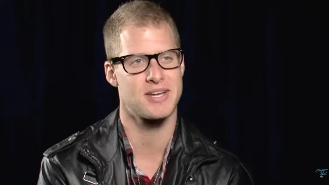 Caleb Flynn, ex concursante do American Idol, foi considerado culpado por assassinato de sua esposa Ashley, em Ohio. A …
