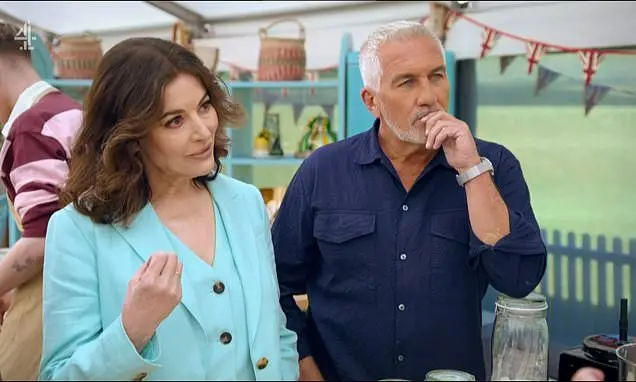 Paul e Nigella estão flertando definidamente depois de umas semanas de tensão no Bake Off. A sutileza desses dois passa…