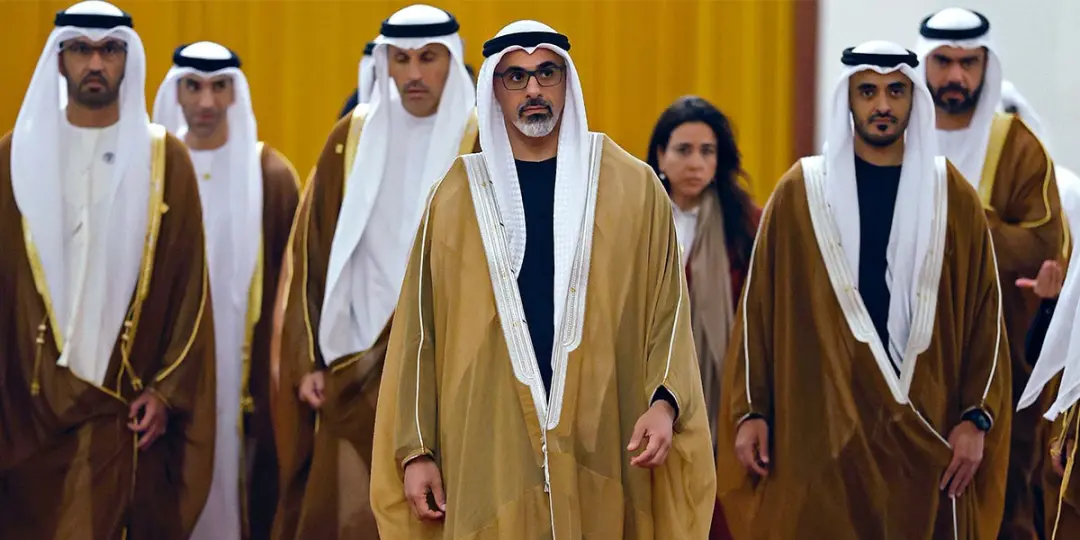 Príncipe herdeiro de Abu Dhabi comandou fundo soberano de 300 bilhões para reduzir dependência do Estreito de Ormuz. É …