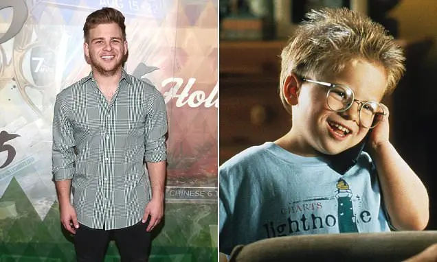 Jonathan Lipnicki, ex ator infantil, retornou à tela com cena de nudez explícita no horário nobre. É um retorno bem dif…