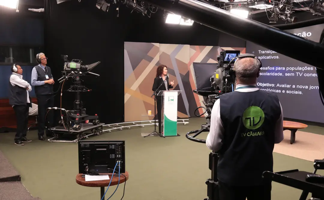 Rede Legislativa de Rádio e TV tá cobrindo a eleição em tempo integral, com potencial para chegar a 130 milhões de bras…