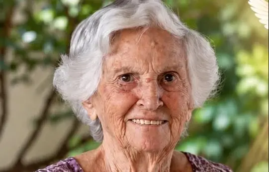 Maria Divina Naves Vasconcelos faleceu aos 92 anos em Buriti Alegre, GO. Passar a vida na cidade onde nasceu, trabalhan…