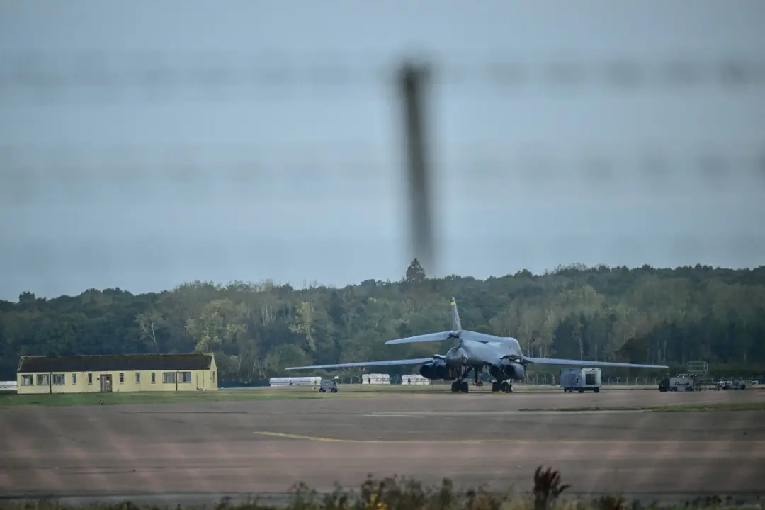 Fairford, base aérea britânica, não teve explosivos nos veículos dos cinco suspeitos, só gasolina. A confusão aumenta p…
