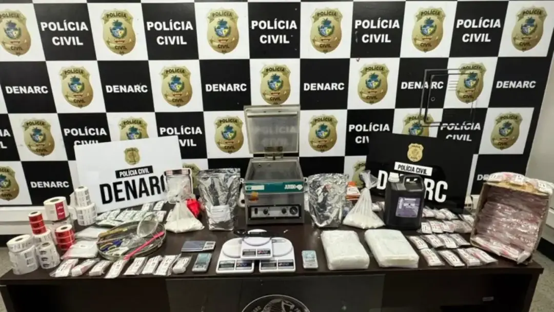 Sete suspeitos foram presos em Goiânia e Hidrolândia por lavagem de dinheiro do tráfico, envolvendo a movimentação de R…