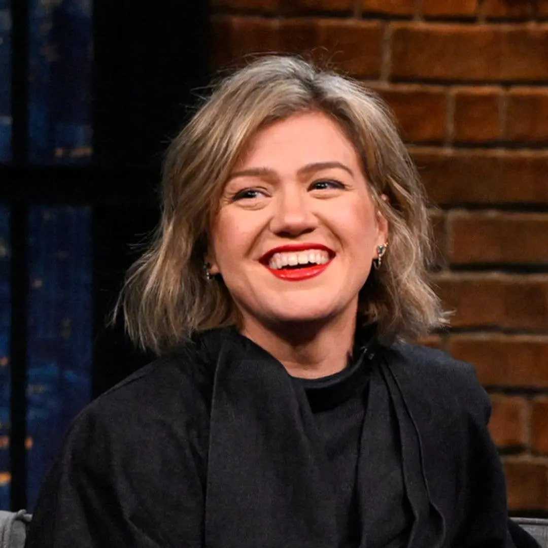 Kelly Clarkson falou sobre usar música para criar clima em um date night no The Voice. A gente curte essa parte leve, q…