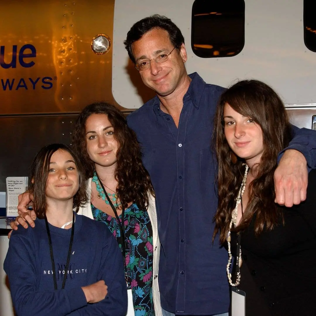 Aubrey Saget fez uma aparição pública rara junto com Kelly Rizzo, a viúva do pai, depois de dois anos. É bom ver moment…