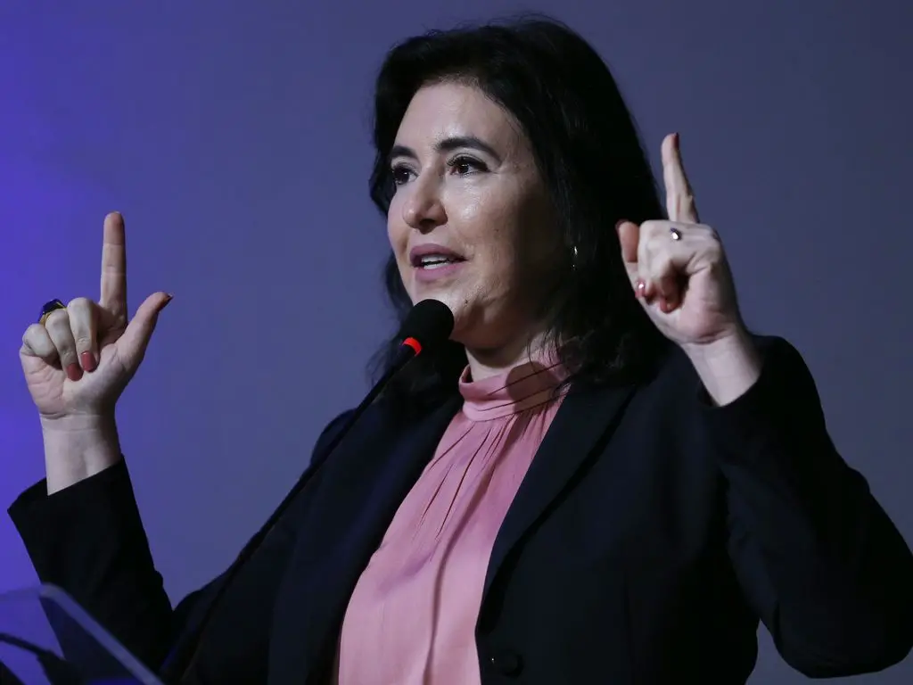 Simone Tebet vai processar Eduardo Bolsonaro por violência política de gênero após ele insinuar que ela se prostitui po…