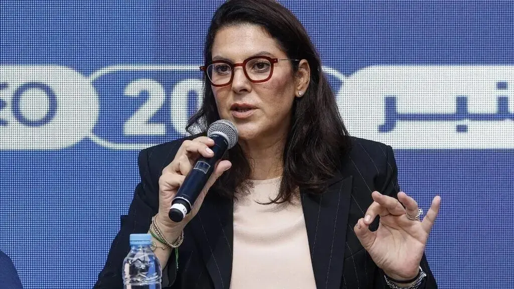 Fátima Ezzahra El Mansouri é a primeira mulher chefe de Governo do Marrocos após a vitória do partido PAM nas eleições.…