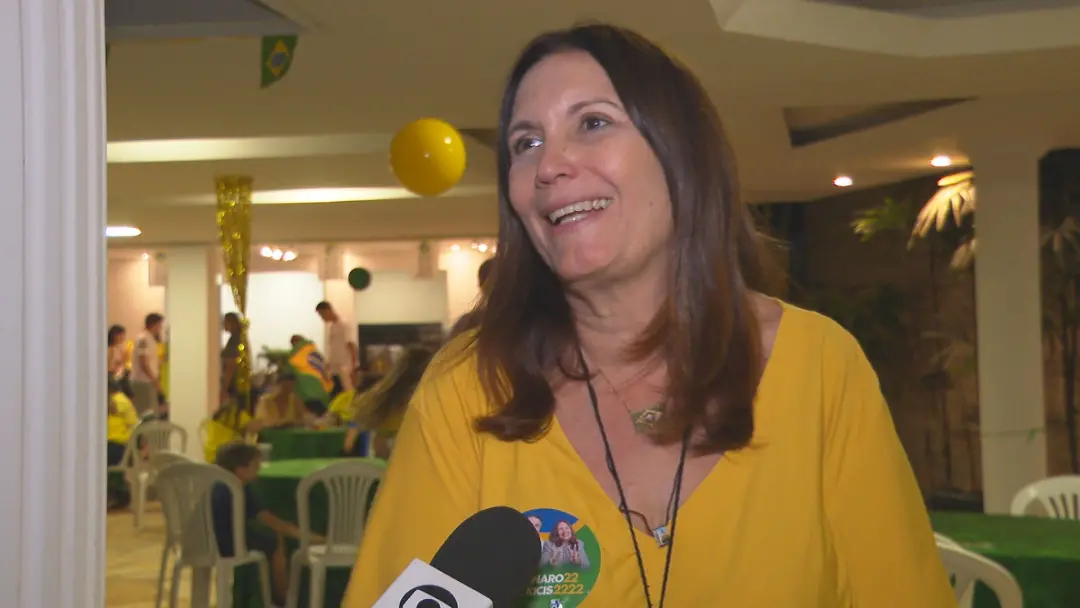 Dino mandou examinar ao TRE-DF denúncia de propaganda antecipada de Bia Kicis, sobre loja de roupas com nome Bia. A den…