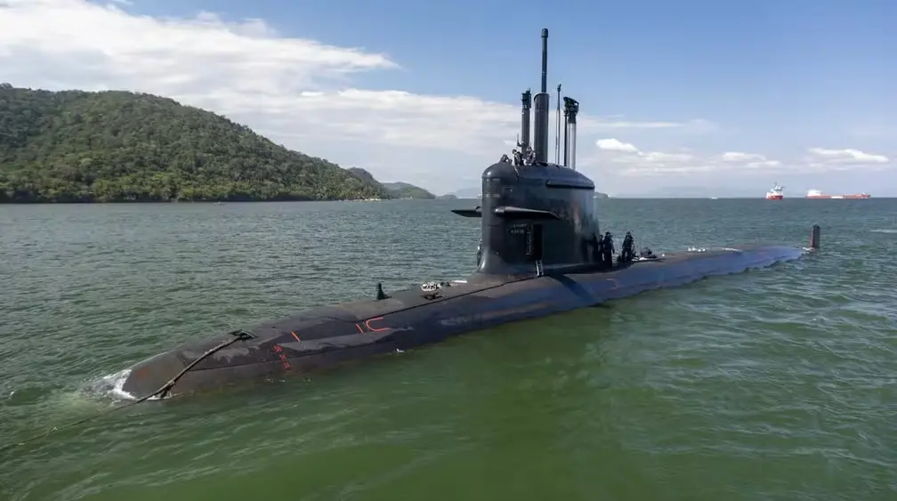Almirante Karam, submarino da Marinha, concluiu a primeira imersão estática perto de Itaguaí no Rio de Janeiro. Avaliaç…