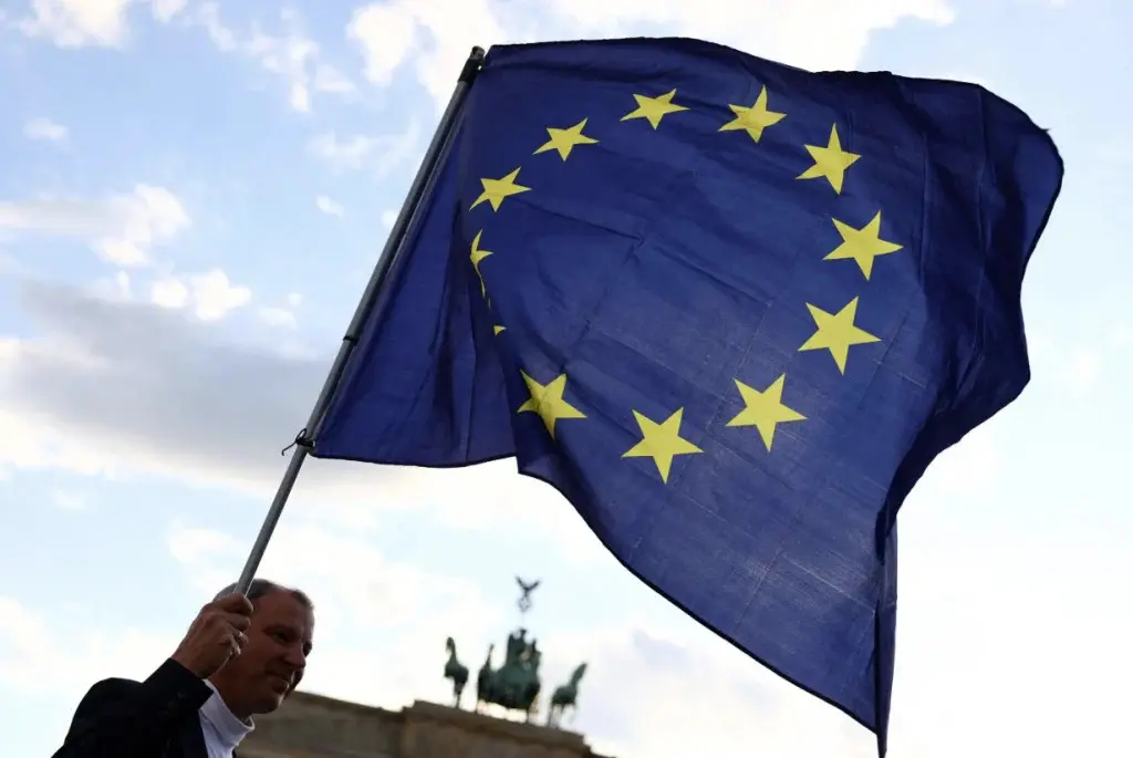 Mais de 100 bilhões de euros extras gastos pela União Europeia em energia devido à guerra no Irã. A dependência do dies…