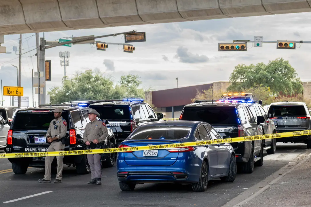 Texas, EUA: Promotoria federal denuncia entregador venezuelano, Wilber Garces Perez, de 28 anos, que foi baleado nas co…