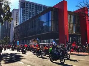Entregadores candidatos do PSOL ao Novo criticam apps em campanhas. A gente vê a tecnologia sendo usada pra promover o …