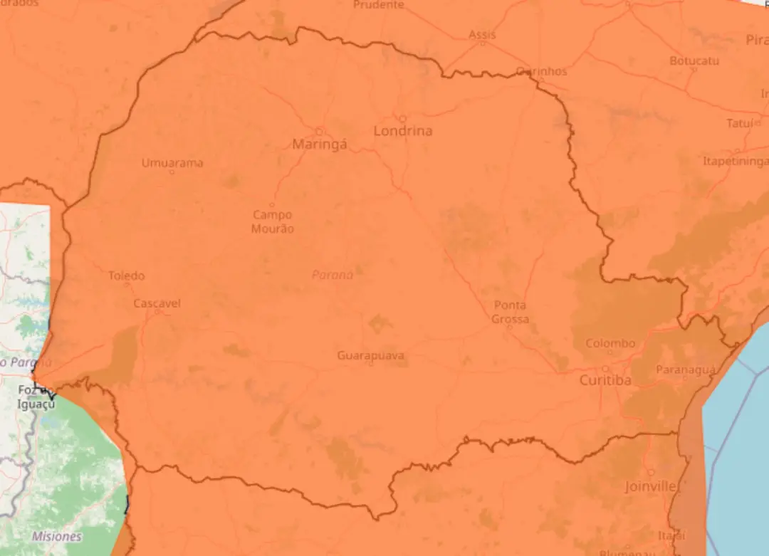 Alerta laranja para todas as 399 cidades do Paraná contra tempestades fortes até terça, 29. Chuva de 100 mm e rajadas d…