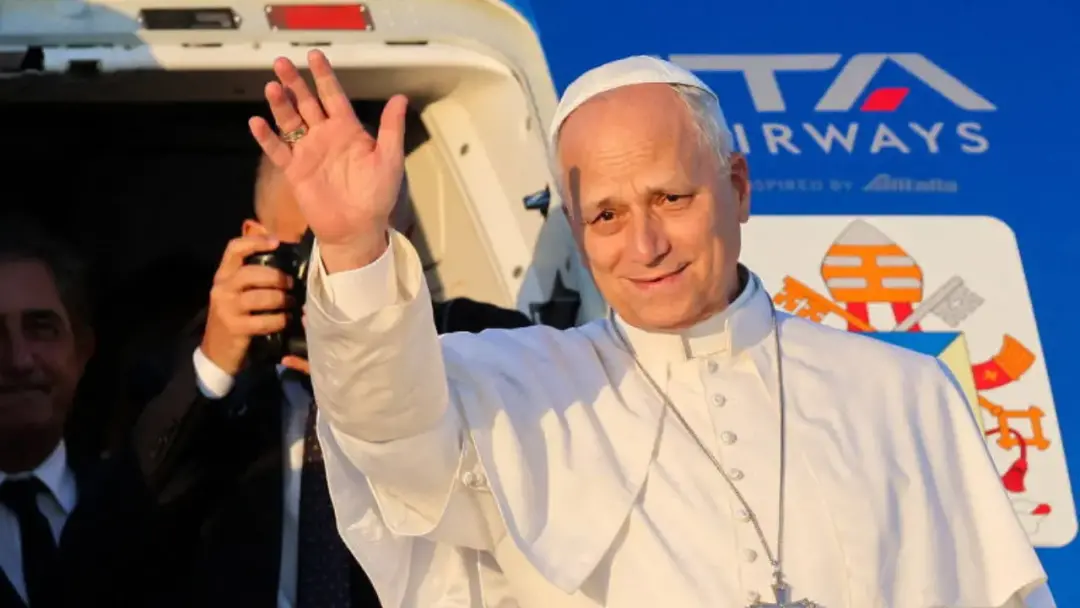 Papa Leão XIV disse que extrema direita nao representa cristianismo durante retorno a Roma apos viagem a Franca. É impo…