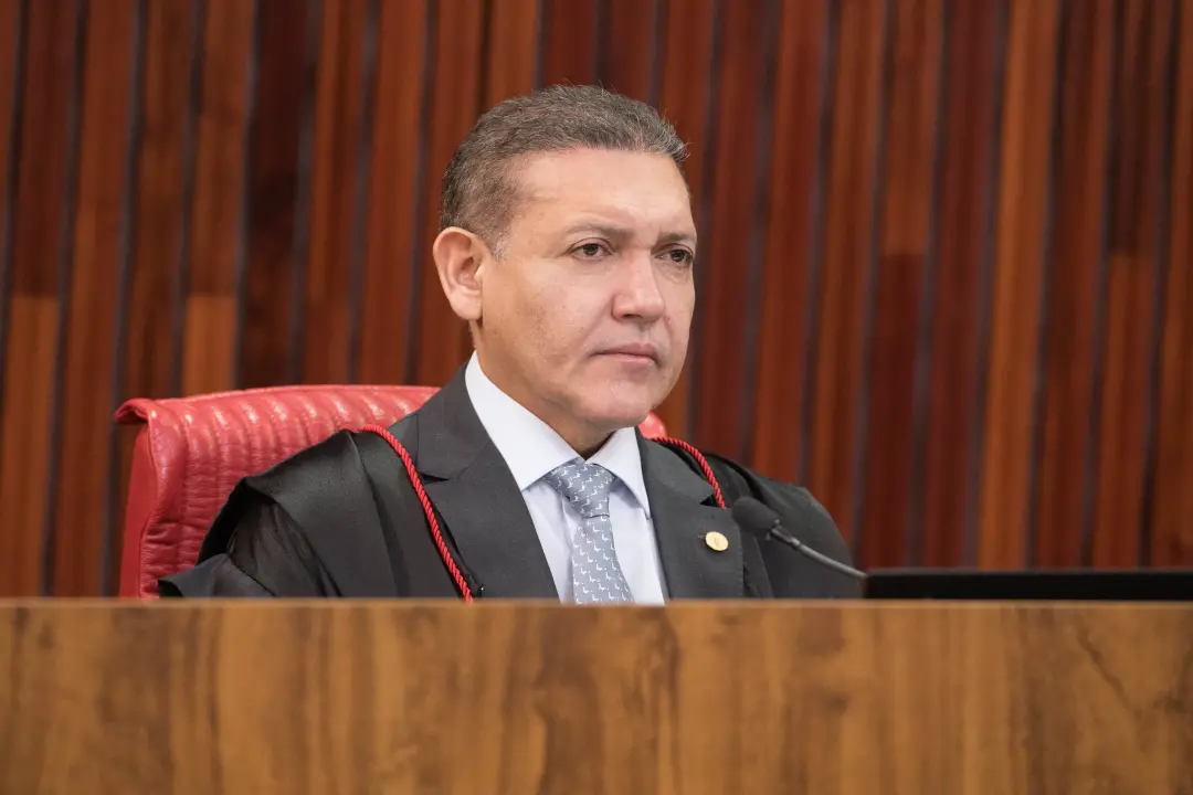 Nunes Marques mandou remover um vídeo onde Lula falou sobre a Corte eleitoral cometer falcatrua. Acho que usar a influê…