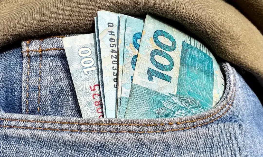 Déficit de R$ 13,6 bilhões no Governo Central em agosto, superando a projeção de R$ 16 bilhões. A arrecadação subiu com…