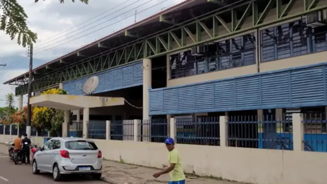 Maués, no Amazonas, teve as aulas presenciais suspensas em duas escolas estaduais por problemas na estrutura elétrica. …