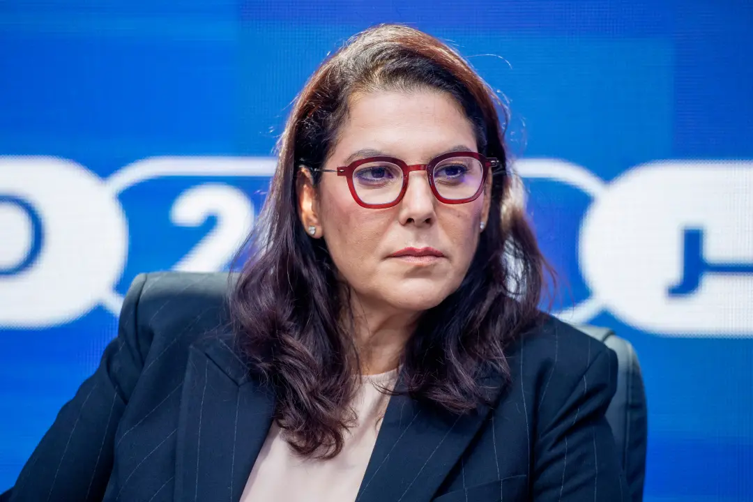 Fátima Ezahara el Mansouri, aos 50 anos, virou a primeira mulher a chefiar o Governo em Marrocos. Isso mostra que a pol…