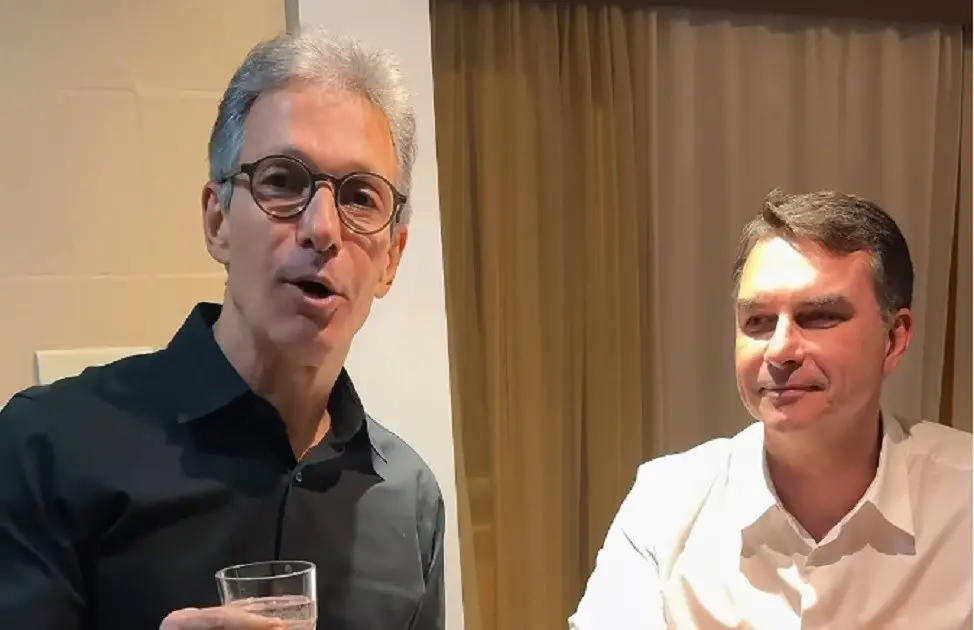 Flávio Bolsonaro conversou com Zema sobre apoio antes do primeiro turno, e aliados dizem que o movimento está bem encam…