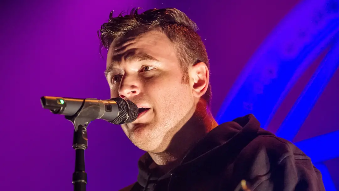 New Found Glory esteve no EPCOT e fez uma homenagem ao guitarrista Chad Gilbert. A banda fez a performance com ele pres…